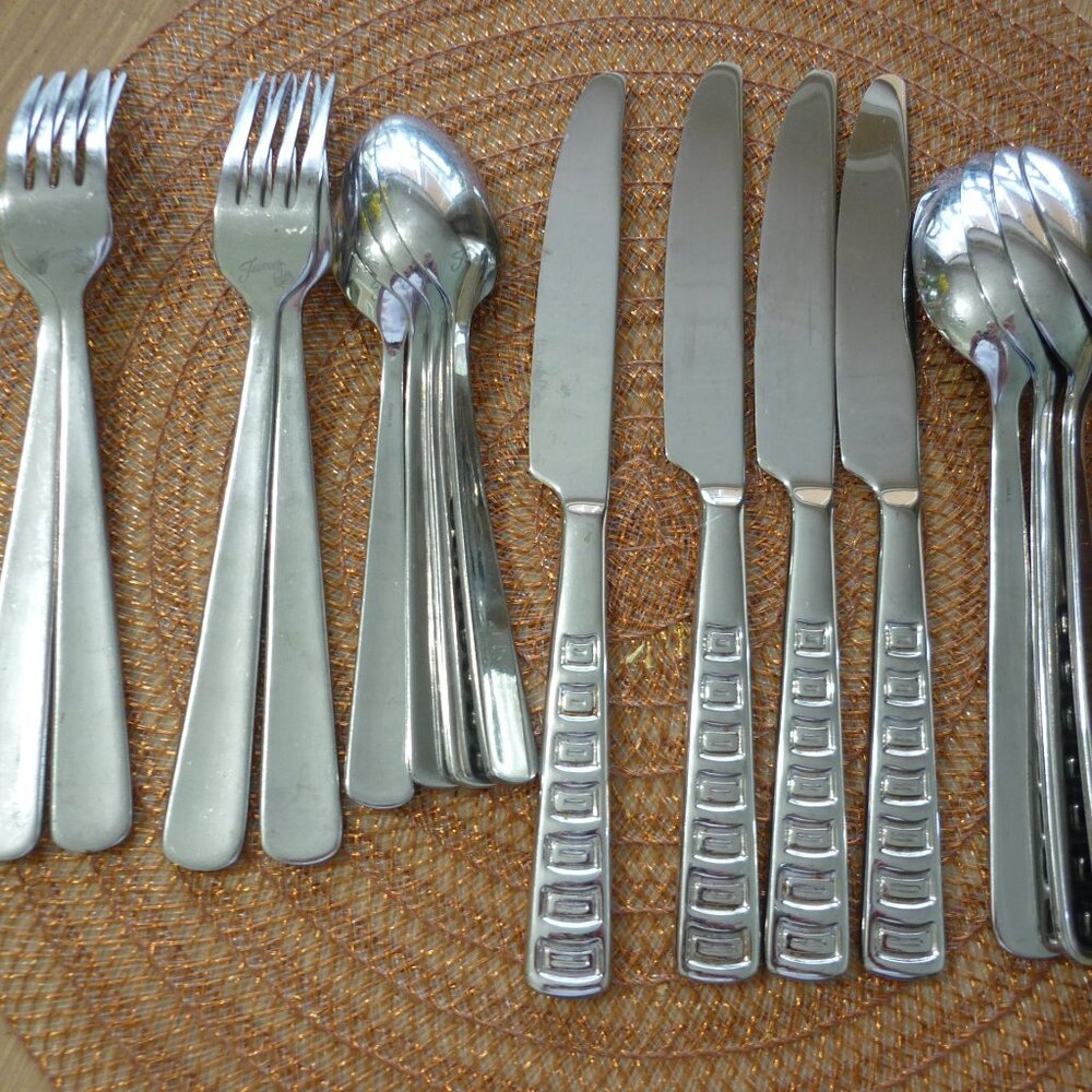 Fiesta Flatware Stainless 16 piece - Picture 2 of 5